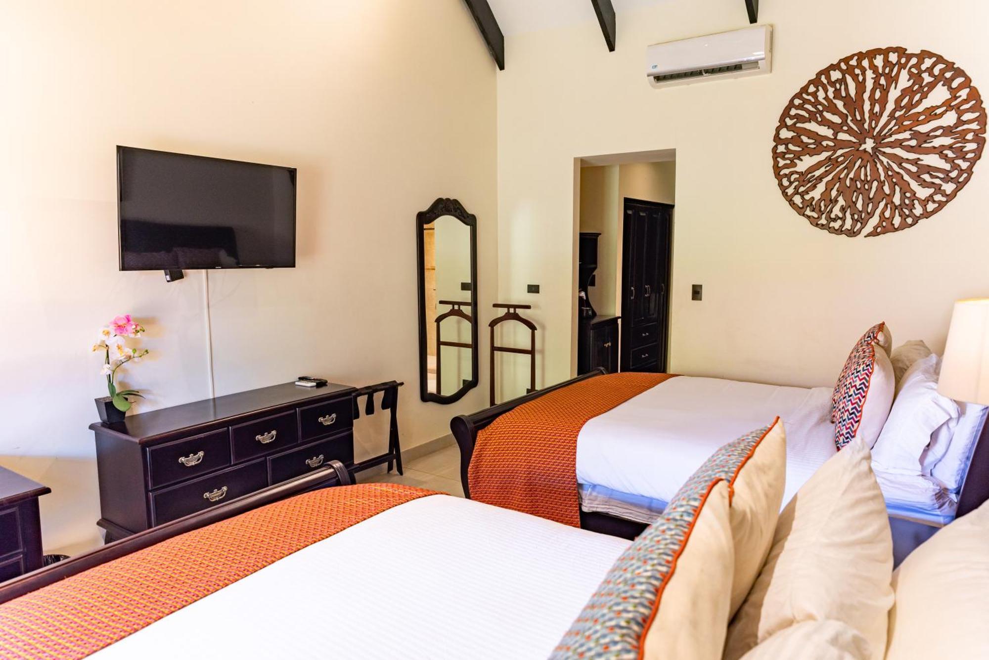 Sunset Del Mar Beach Resort Эстерильос-Эсте Экстерьер фото