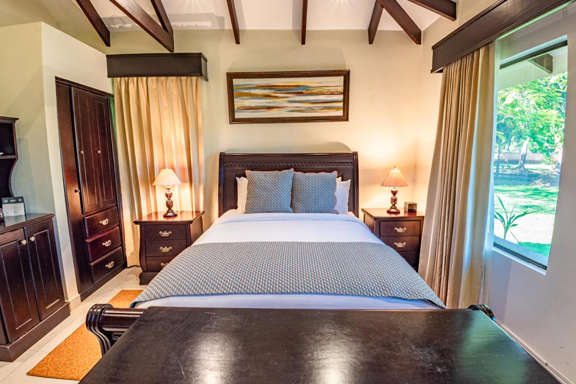 Sunset Del Mar Beach Resort Эстерильос-Эсте Экстерьер фото