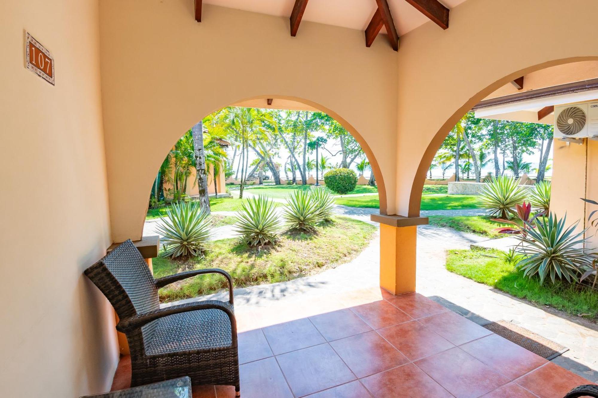Sunset Del Mar Beach Resort Эстерильос-Эсте Экстерьер фото