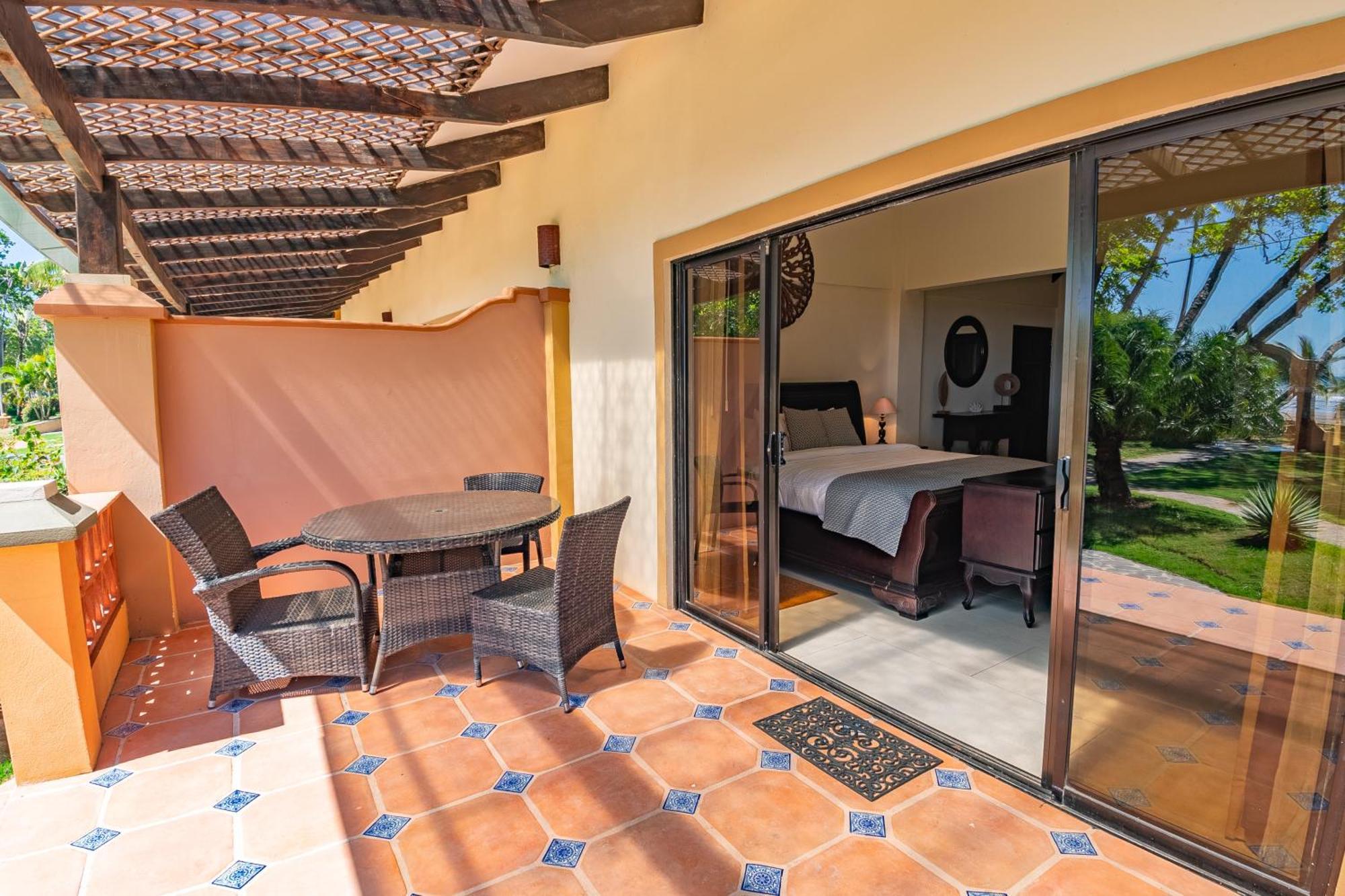 Sunset Del Mar Beach Resort Эстерильос-Эсте Экстерьер фото