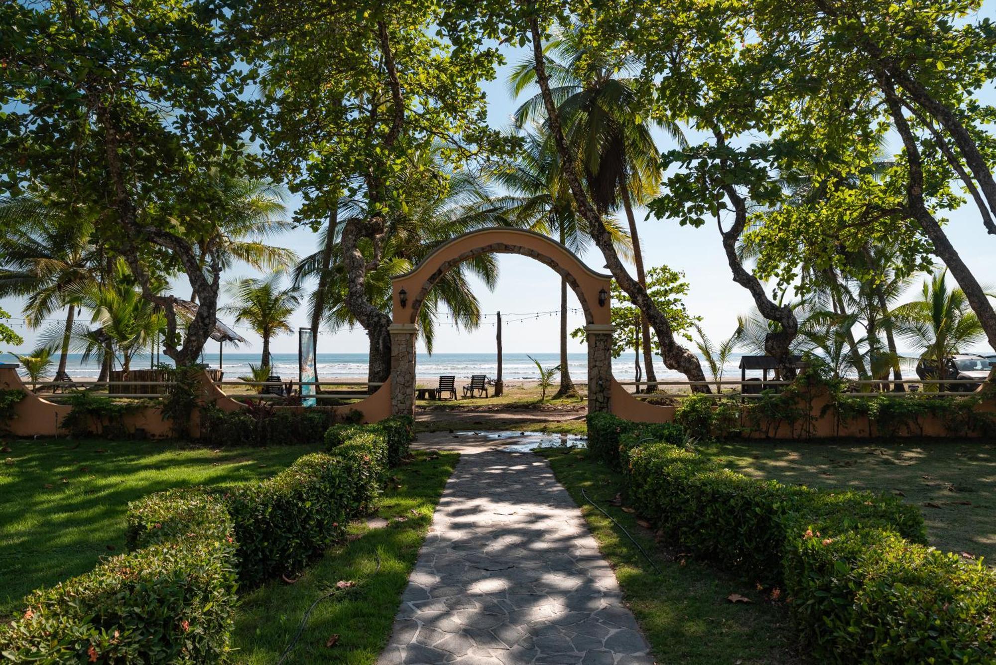 Sunset Del Mar Beach Resort Эстерильос-Эсте Экстерьер фото