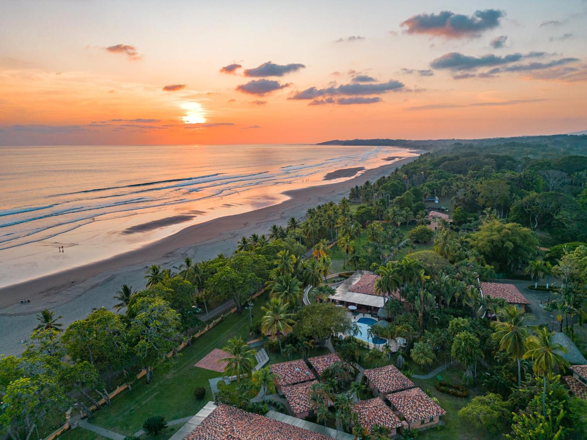 Sunset Del Mar Beach Resort Эстерильос-Эсте Экстерьер фото